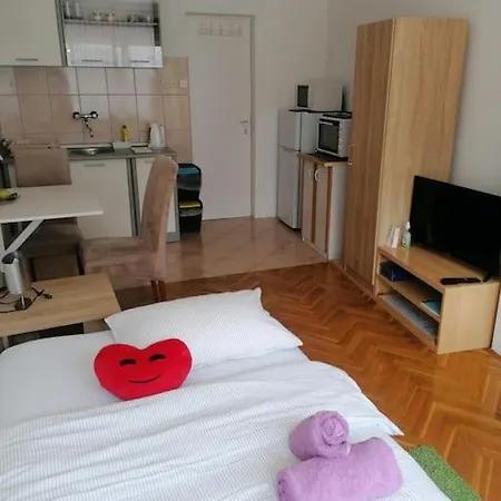 Lovely Studio In Dubec, Ideal For One Person Sesvete Exterior foto