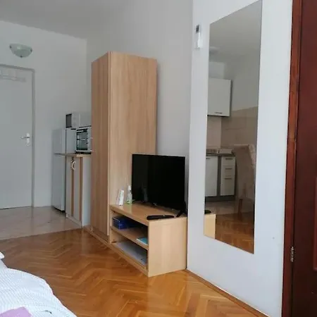 Lovely Studio In Dubec, Ideal For One Person Sesvete Exterior foto