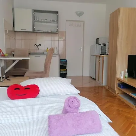Lovely Studio In Dubec, Ideal For One Person Sesvete Exterior foto